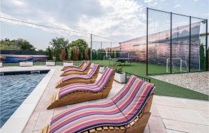 Lovely Home In Vir With Sauna