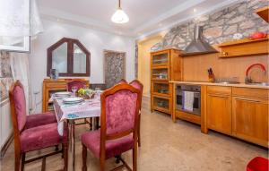 2 Bedroom Amazing Apartment In Gabonjin 