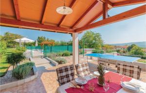 Lovely Home In Topid With Kitchen 