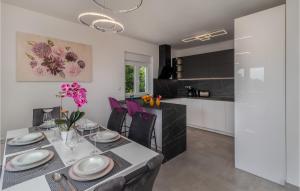 3 Bedroom Awesome Apartment In Kostrena