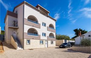 Lovely Apartment In Stara Novalja