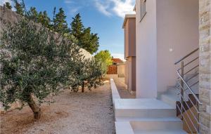 Lovely Apartment In Stara Novalja