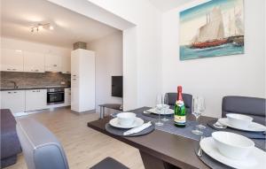 Lovely Apartment In Stara Novalja