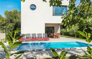 Four-Bedroom Holiday Home In Premantura