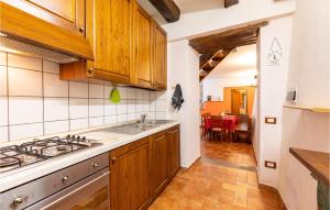2 Bedroom Beautiful Home In Marliana