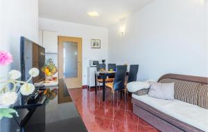 Awesome Apartment In Pula With Wifi