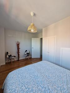 NUEVO DÚPLEX con TERRAZA cerca de PLAYA y METRO con PARKING PRIVADO