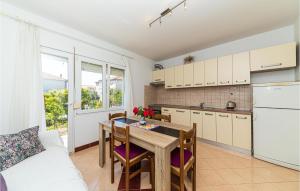 2 Bedroom Cozy Apartment In Trogir