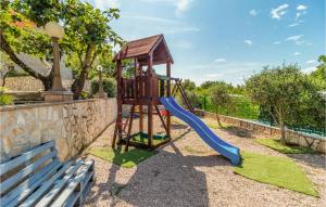 2 Bedroom Stunning Apartment In Jadranovo 