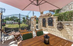 Amazing Home In Porec With Kitchen