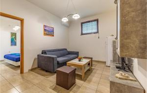 Lovely Apartment In Pula With Wifi