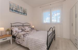 3 Bedroom Cozy Home In Sikovo