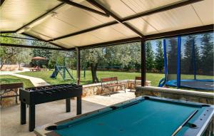 6 Bedroom Awesome Home In Pula 