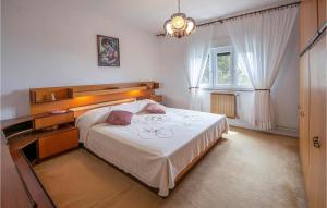 Stunning Apartment In Koromacno