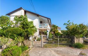 1 Bedroom Nice Apartment In Gabonjin