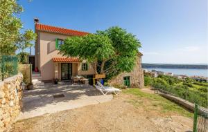 Lovely Home In Banjol