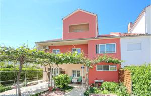 1 Bedroom Awesome Apartment In Zadar 