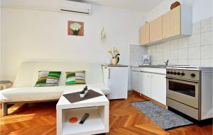 1 Bedroom Awesome Apartment In Zadar 