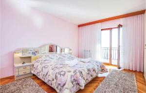 2 Bedroom Lovely Apartment In Lovran 