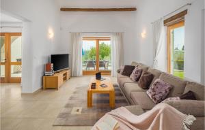 Cozy Home In Baredine With House A Panoramic View 