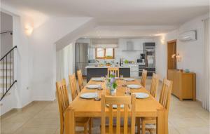 Cozy Home In Baredine With House A Panoramic View 