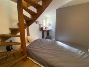 SUPERBE DUPLEX avec JARDIN PARTAGE à PARIS MENILMONTANT