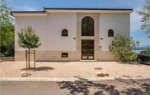 3 Bedroom Gorgeous Home In Klimno 