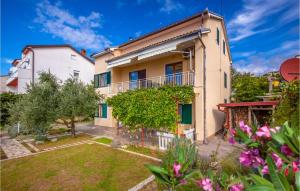 2 Bedroom Beautiful Apartment In Novi Vinodolski 