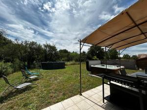 Maisons de vacances Villa SPA Proche Ardeche Ruoms-Vallon pont d'Arc et sites : photos des chambres