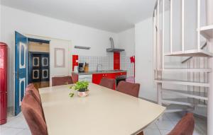4 Bedroom Awesome Apartment In Kastav