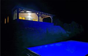 Maisons de vacances 4 Bedroom Gorgeous Home In Anthe : photos des chambres