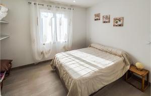 Appartements Awesome Apartment In Narbonne With Wifi : photos des chambres