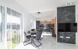 Awesome Apartment In Seget Donji