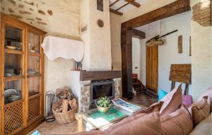 Beautiful Home In El Colmenar With Wifi