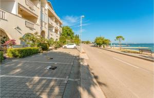 Cozy Apartment In Turanj With Wifi - 3hvězdičkové hotely ve městě Turanj