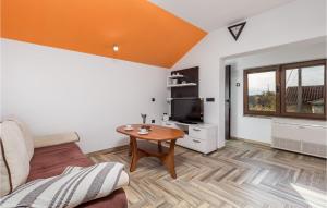 Lovely Home In Gabonjin With Kitchen 