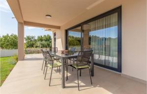 Amazing Home In Sukosan