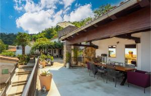 4 Bedroom Cozy Home In Poljane