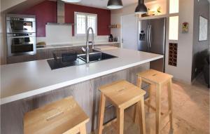 Gorgeous Home In Puget