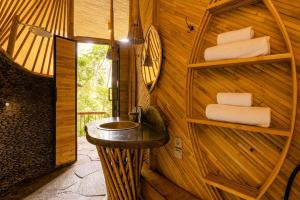 Aura House 2bds Eco Bamboo House, Pool, River View