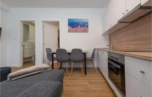 Awesome Apartment In Zadar With Wifi