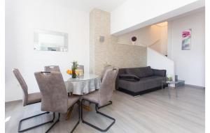 Three-Bedroom Holiday Home In Suhi Potok