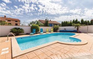 Two-Bedroom Apartment In Banjole