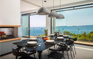 Cozy Home In Omis With Sauna