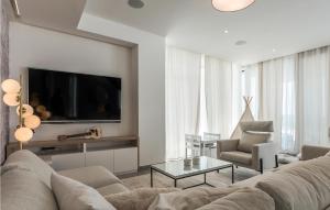 2 Bedroom Stunning Home In Sibenik 