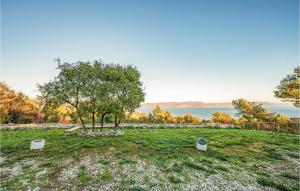 Gorgeous Apartment In Gondolici