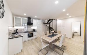 Awesome Home In Lecevica