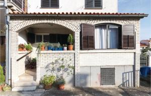 2 Bedroom Lovely Apartment In Rovinj