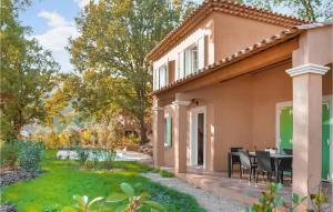 Maisons de vacances 3 Bedroom Amazing Home In Callian : photos des chambres