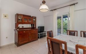 Cozy Apartment In Ika With Kitchen 